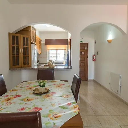 Apartamento T2 In Oldtown Near To Beach